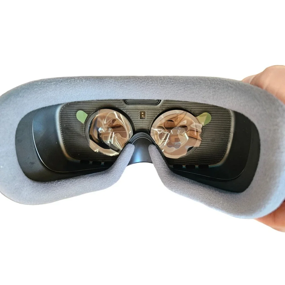 Open box new Samsung Gear VR Powered by Oculus SM-R323NBKAXAR Virtual Reality